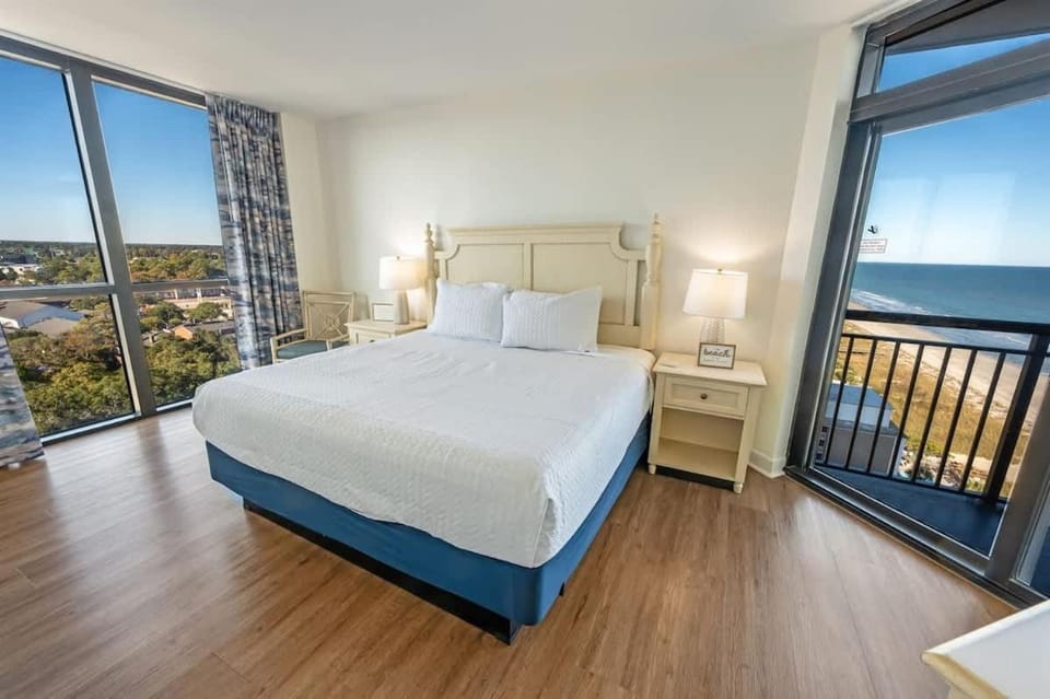 3BR TOP Floor Suite Caribbean Resort,Heated Pools! House in Myrtle Beach