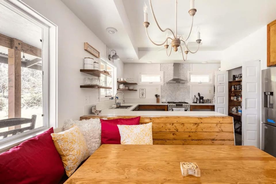 Communal lounge/ TV room, Kitchen or kitchenette, Kitchen or kitchenette, Seating area, Dining area