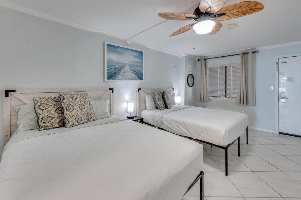 Newly Renovated, Modern, Ocean-View, Great Balcony House in Myrtle Beach
