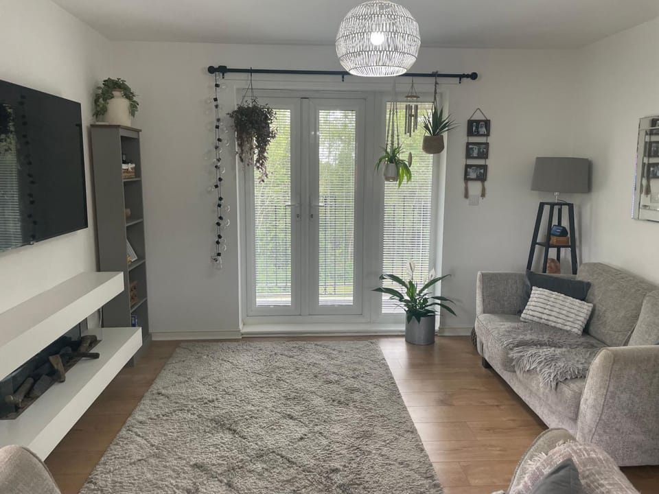 Two bedroom apartment with balcony North West central location Apartment in Widnes