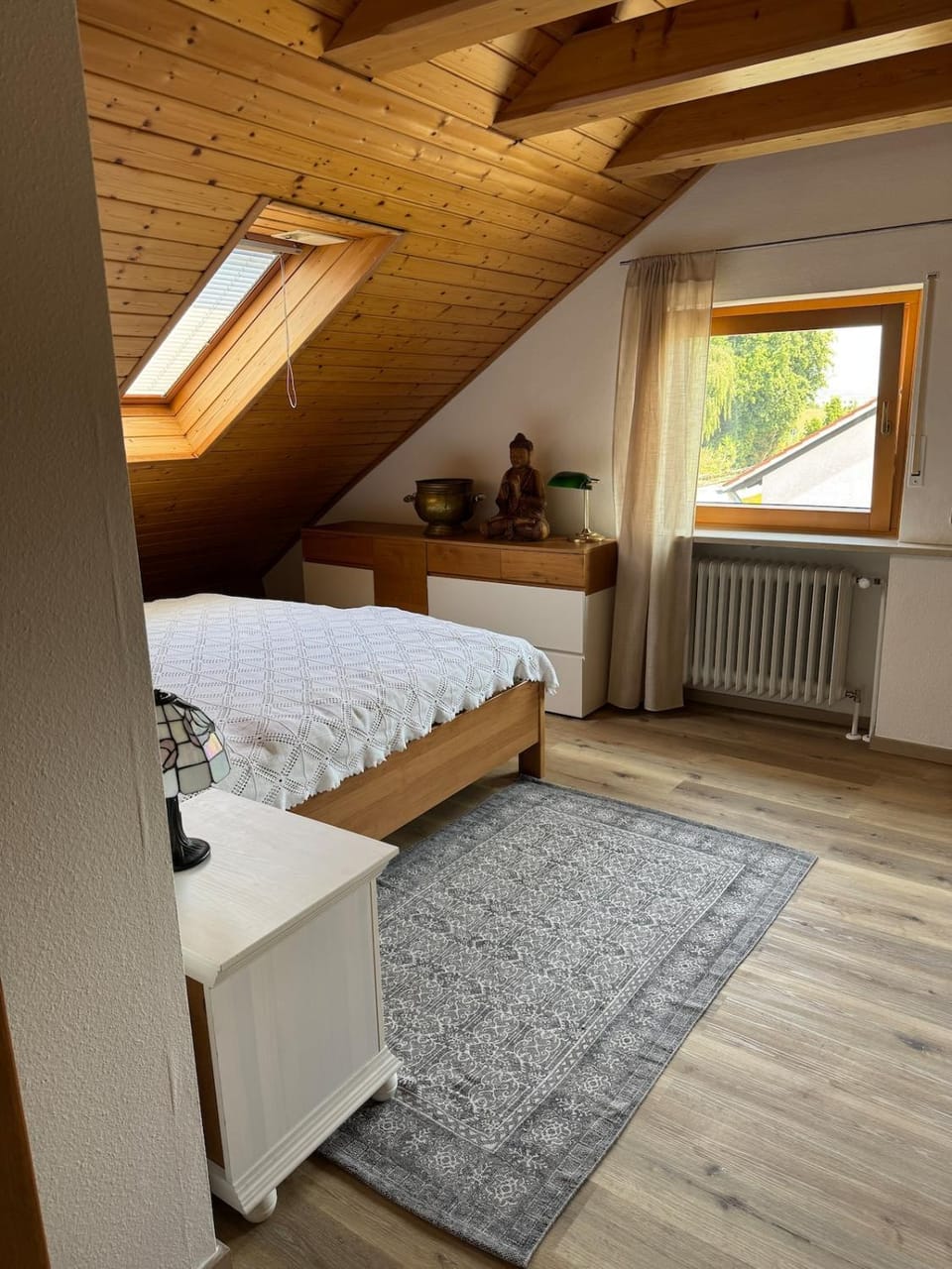 Bed, Photo of the whole room, Bedroom, internet