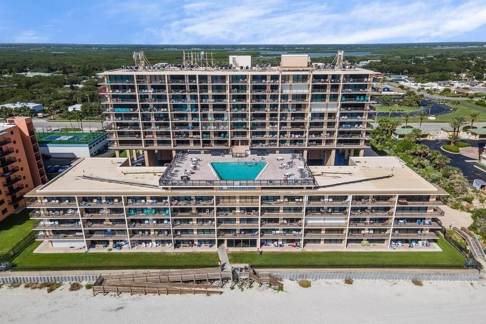 Moontide B707 House in Edgewater