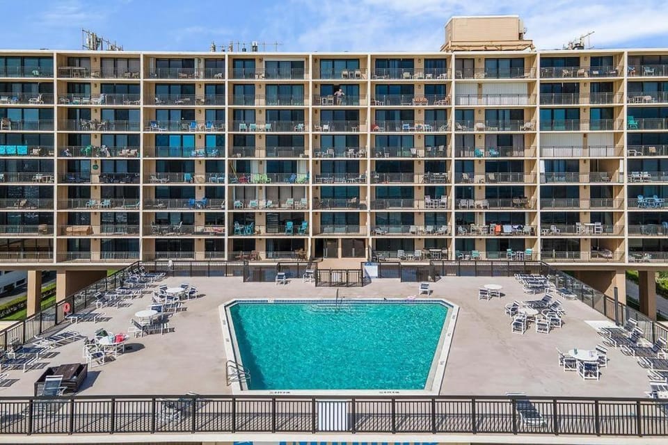 Moontide B103 House in Edgewater
