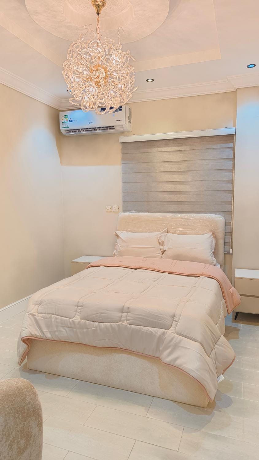 Bed, Photo of the whole room, Bedroom, towels, air conditioner