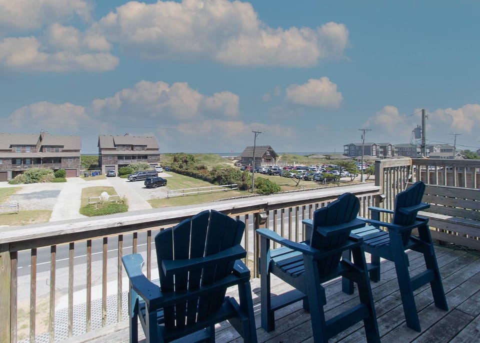 Just Forget the World - NH MP 11, Ocean View, Pool, Hot Tub, Foosball, Pets OK, Flex Stays House in Nags Head