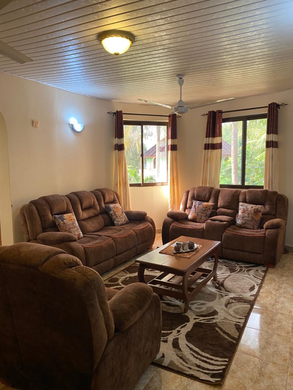 Living room, Seating area