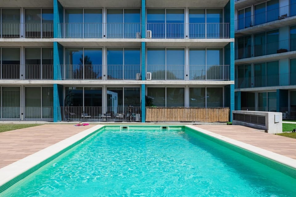 Sunny Stays Espinho | Balcony & Pool Apartment in Porto District