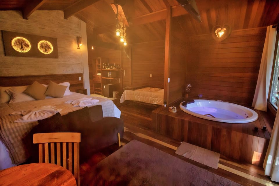 Bed, Hot Tub, Photo of the whole room, Bath