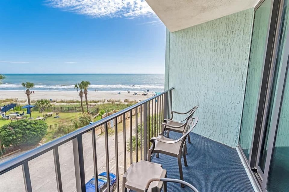Spectacular Ocean View, Swimming Pools, 4th Floor House in Myrtle Beach