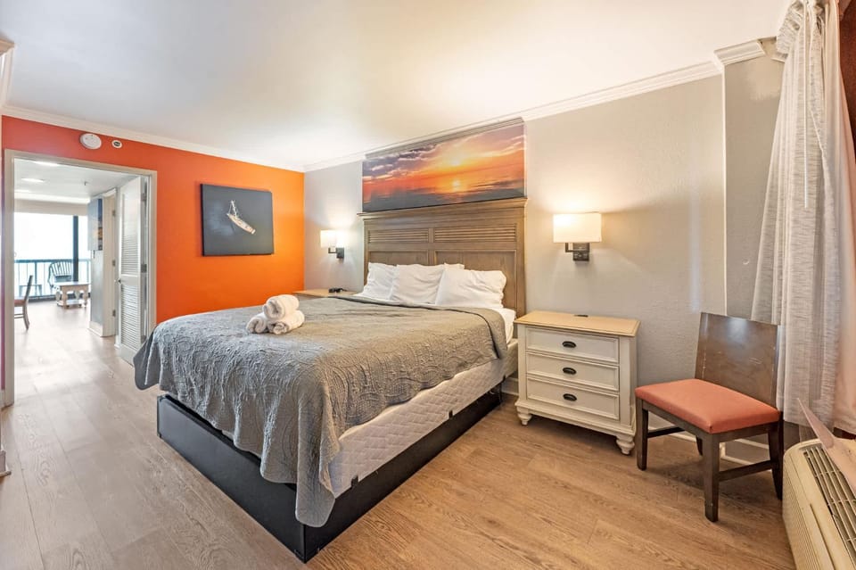 Newly Added, Remodeled, Direct Oceanfront, Pools! House in Myrtle Beach