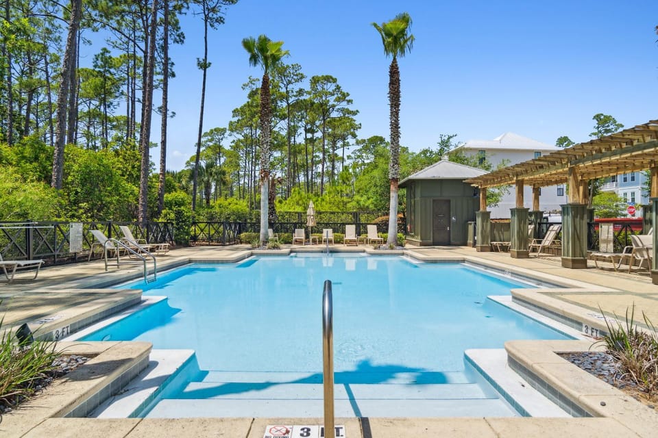 Day, Natural landscape, Balcony/Terrace, Pool view, Swimming pool, sunbed