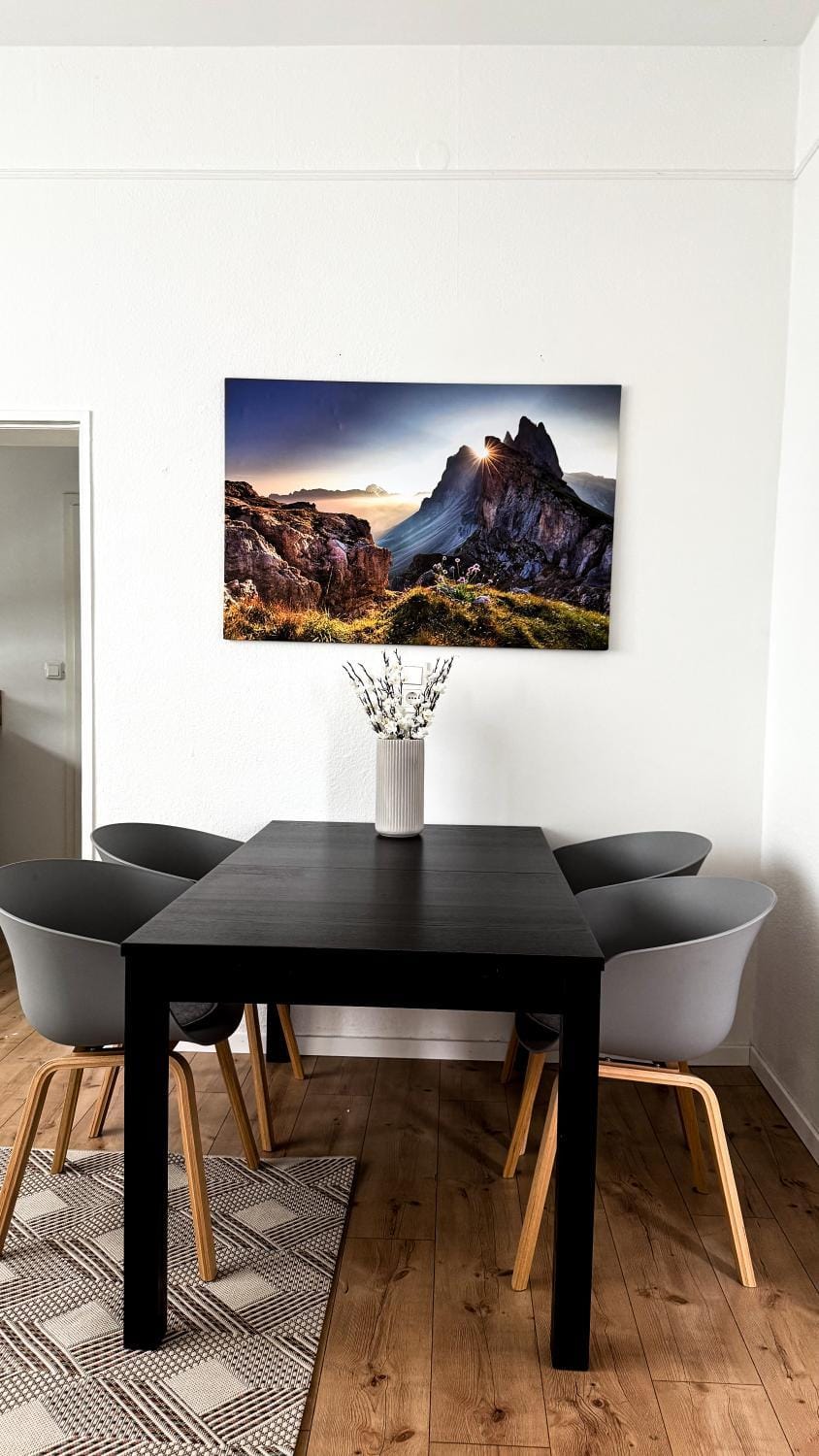 Seating area, Dining area