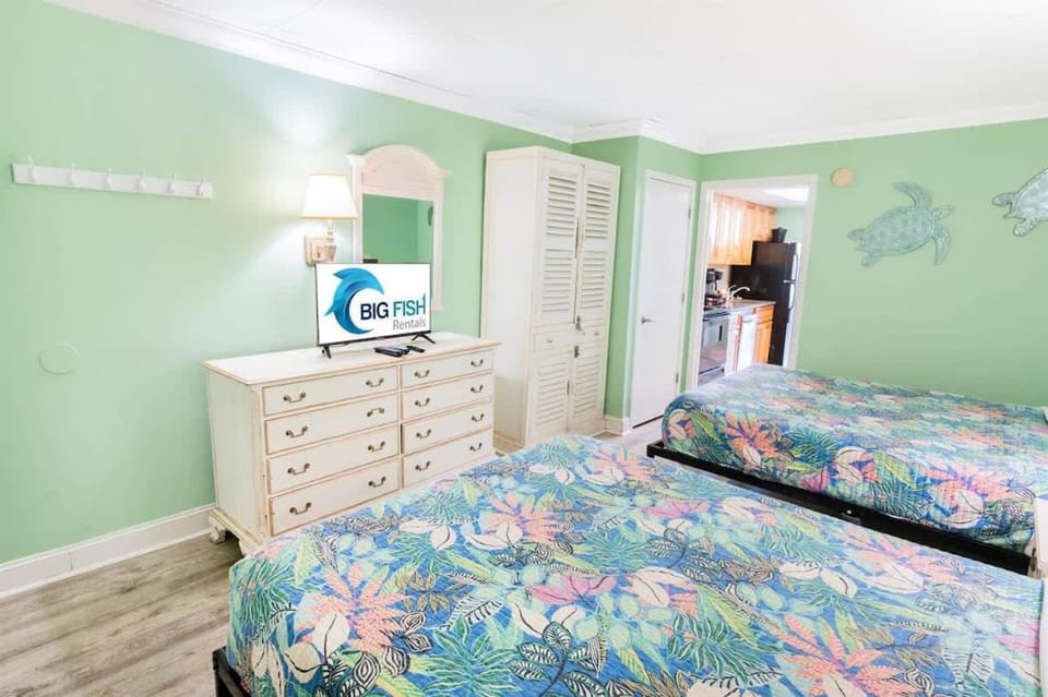 Oceanfront 1BR with Heated Pools, Coral Beach,New! House in Myrtle Beach