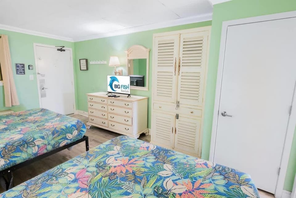 Oceanfront 1BR with Heated Pools, Coral Beach,New! House in Myrtle Beach