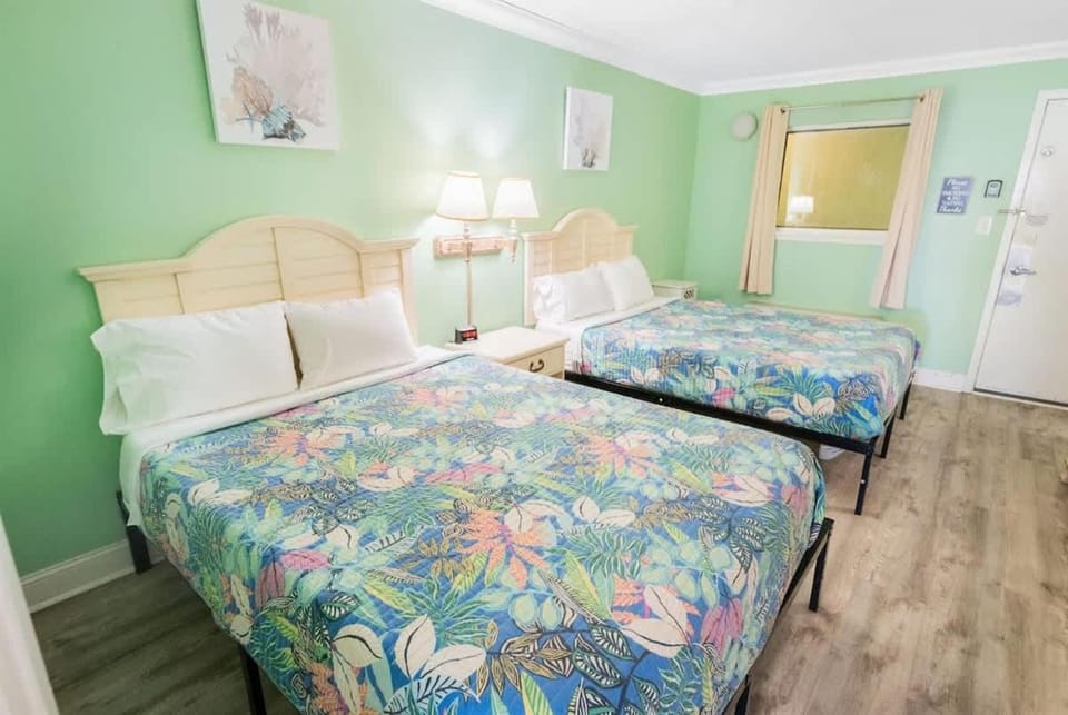 Oceanfront 1BR with Heated Pools, Coral Beach,New! House in Myrtle Beach