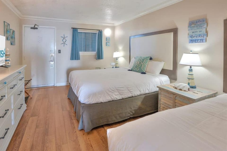 Oceanfront 1BR - New, Heated Pools at Coral Beach House in Myrtle Beach