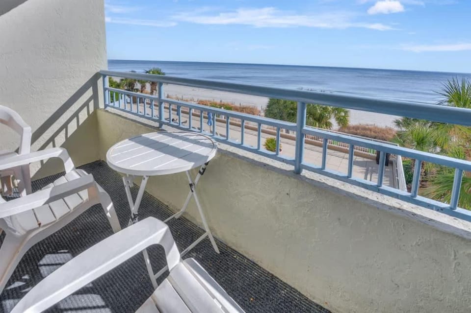 Oceanfront 1BR - New, Heated Pools at Coral Beach House in Myrtle Beach