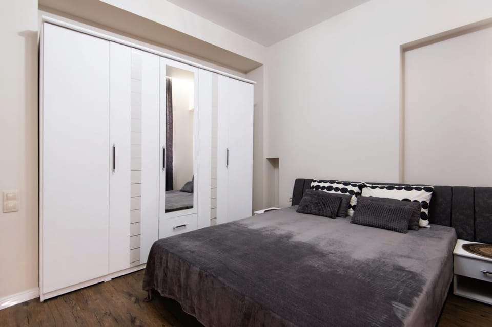 Bed, Bedroom, wardrobe