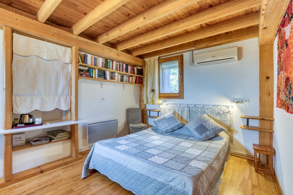 Property building, Living room, Bedroom