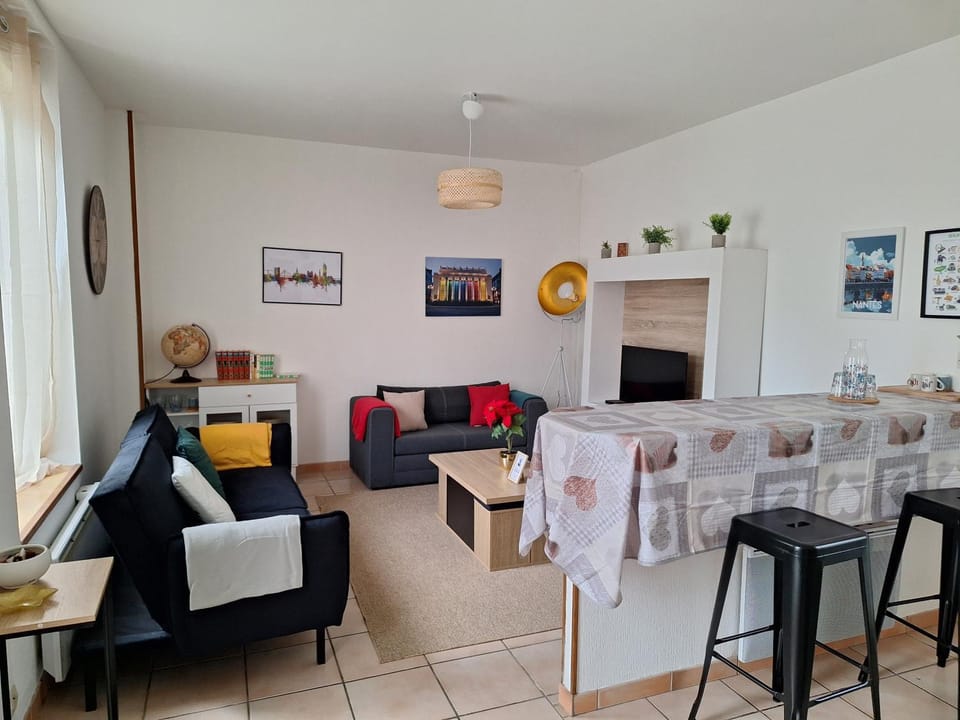 Living room, Dining area