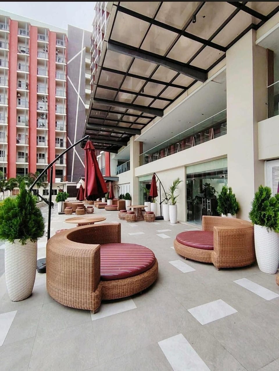 Dagos condo Primeworld with balcony and pool view Apartment hotel in Lapu-Lapu City