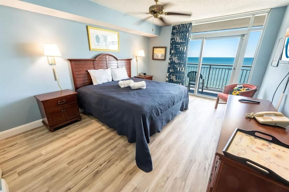 Heavenly Ocean Front ViewsPools Awaits, Location! House in Myrtle Beach