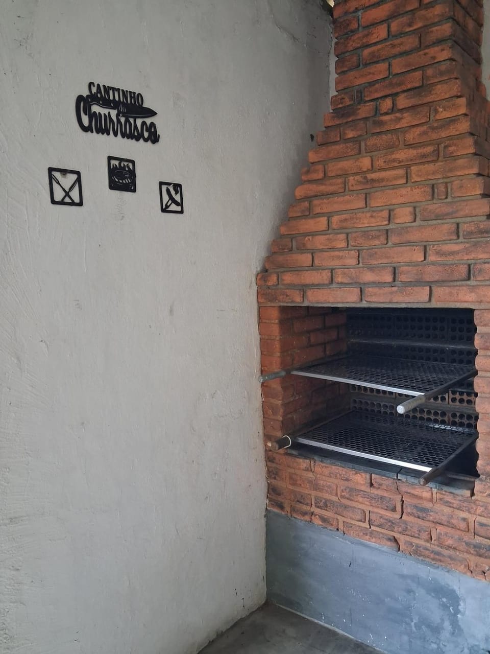 Praia, piscina, churrasco e convívio com animais House in Itanhaém