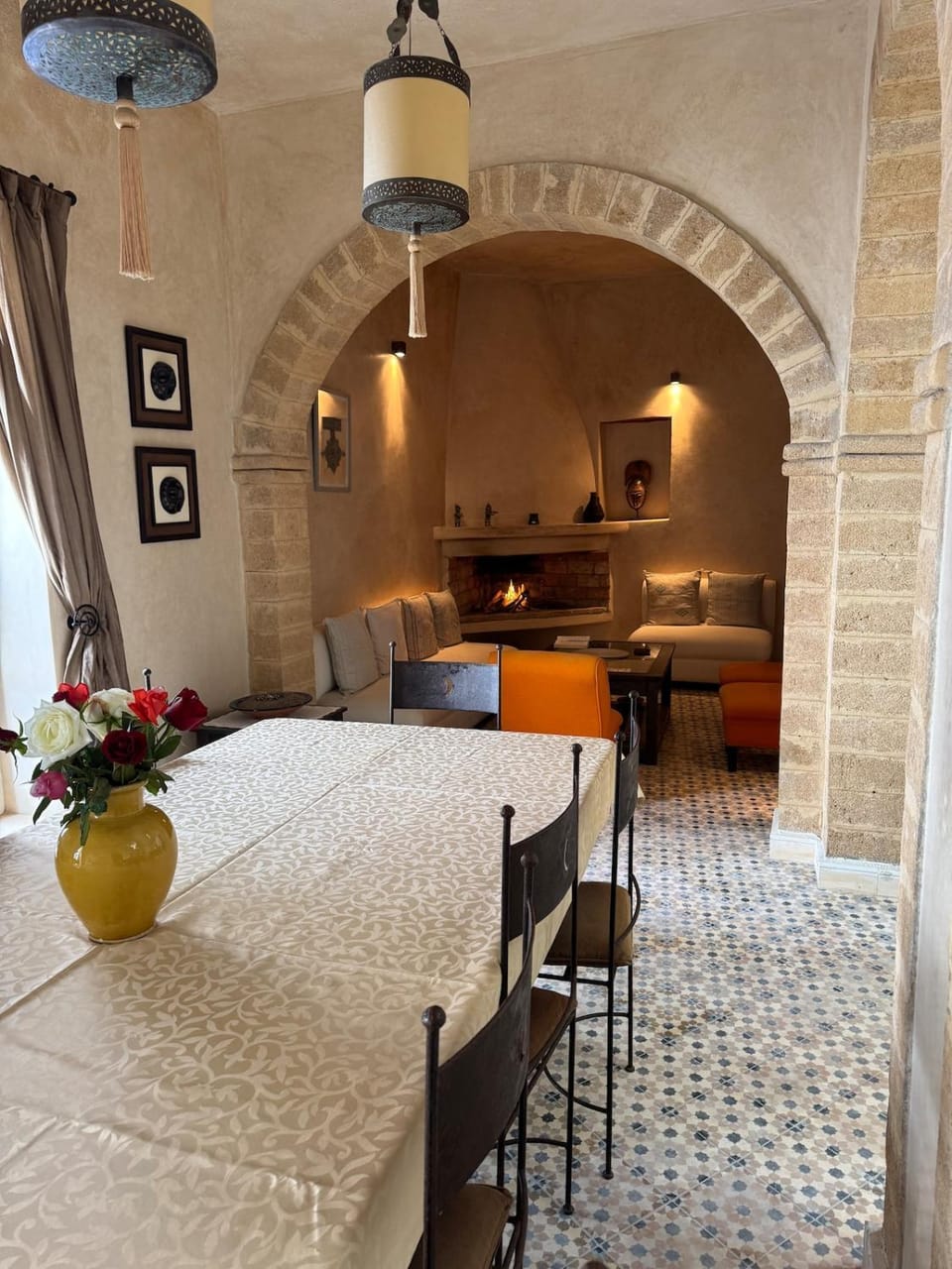 Seating area, Dining area