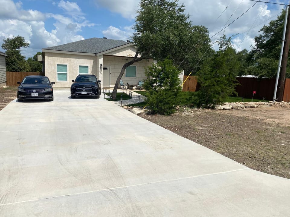 CanyonLake Extended Stay Family or Work Relocation House in Canyon Lake