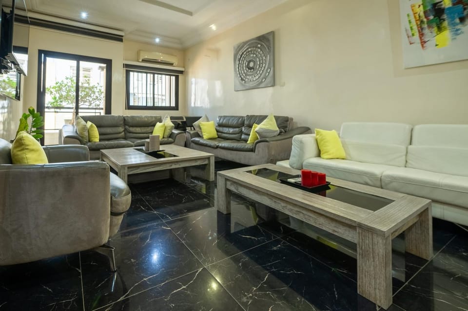 Living room, Seating area