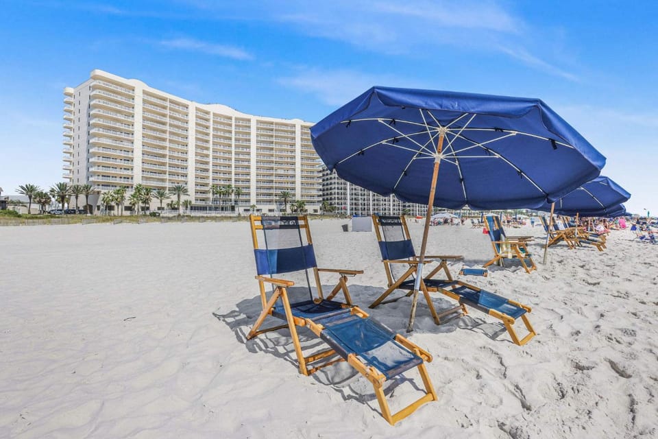 Admirals Quarters 508- Luxury Beachfront Condo 3 bedrooms 3 baths 5th floor House in Orange Beach