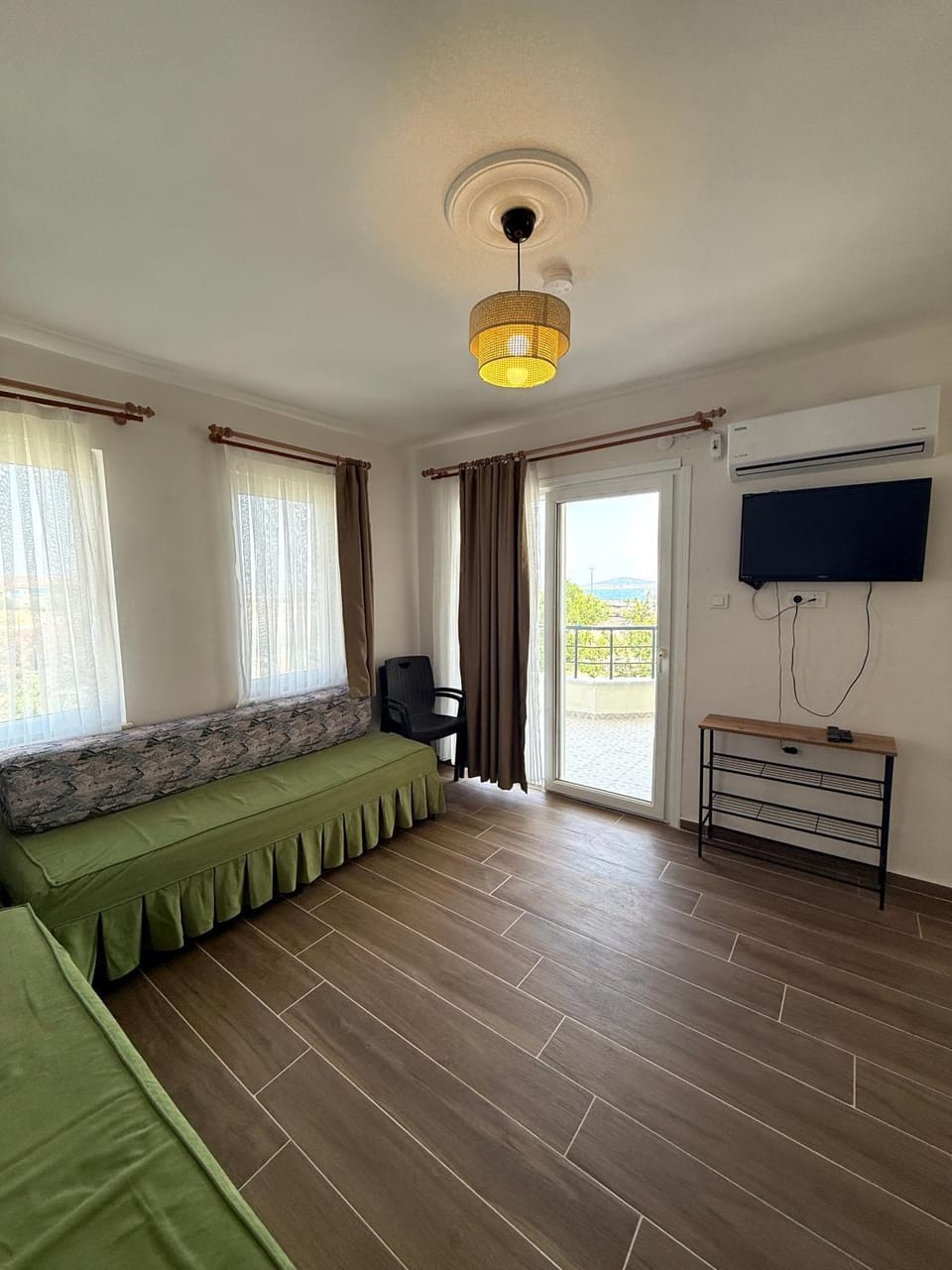 TV and multimedia, Seating area