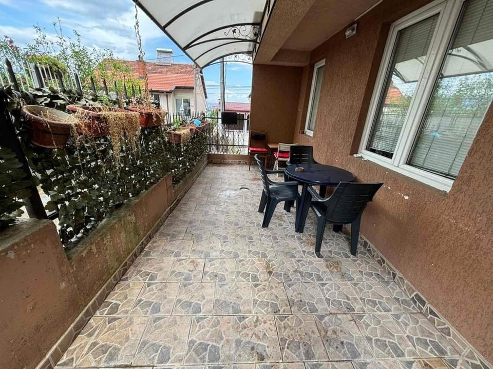 Bright and Cozy Flat near Center - Queen, Bunk and Sofa-Beds plus Large Terrace Apartment in Skopje
