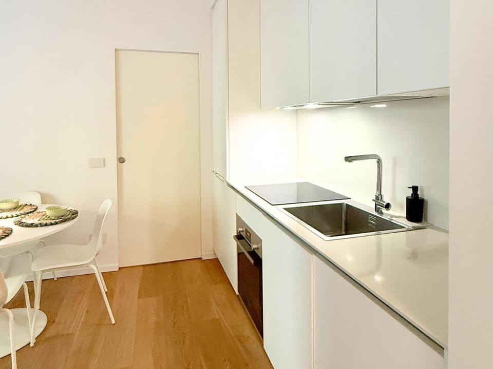 Modern City Centre Apartment near San Babila and Duomo Apartment in Milan