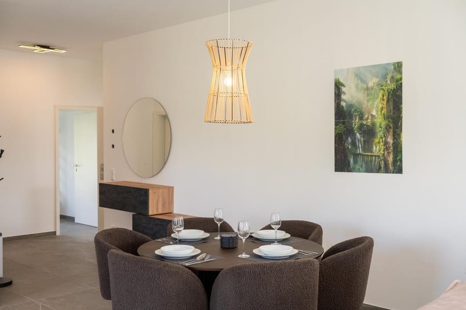 Living room, Seating area, Dining area