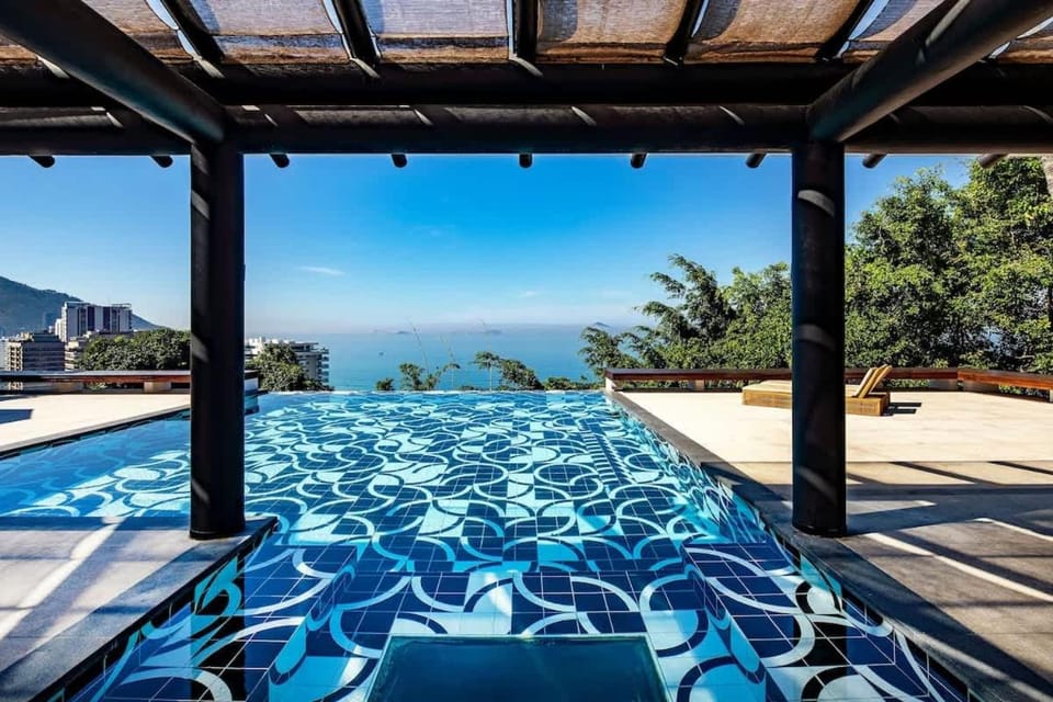 ADV004 Villa for 10 with view on the beach Villa in Rio de Janeiro