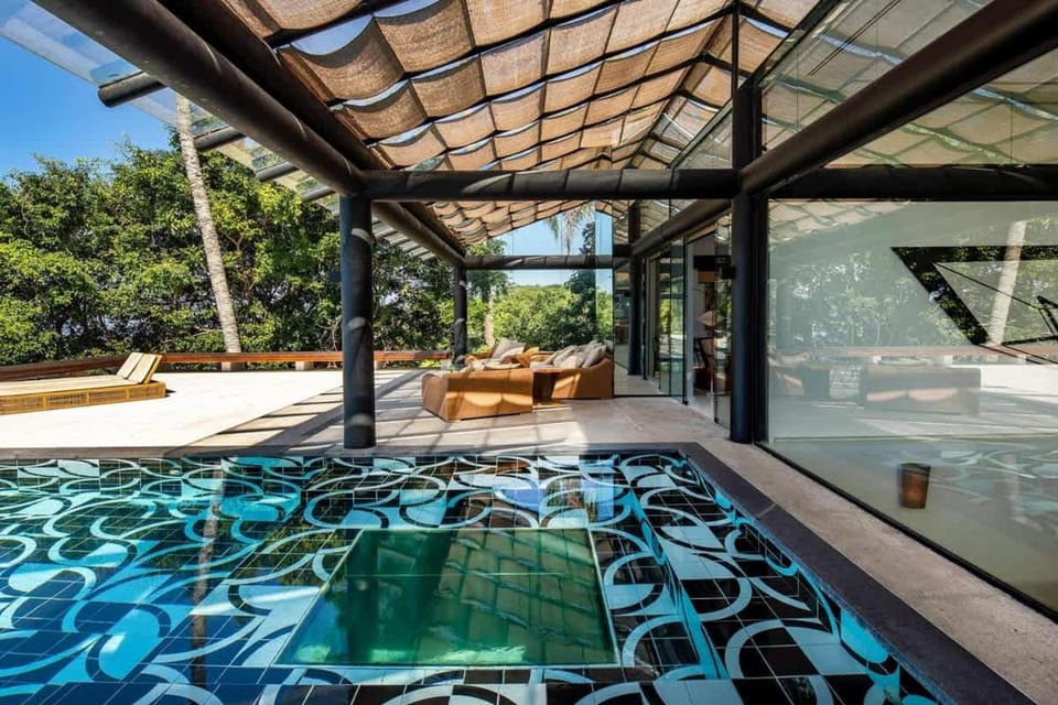 ADV004 Villa for 10 with view on the beach Villa in Rio de Janeiro