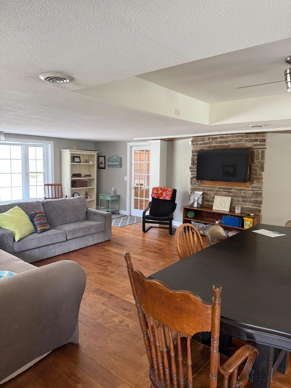 Old Orchard Apartment in Willoughby