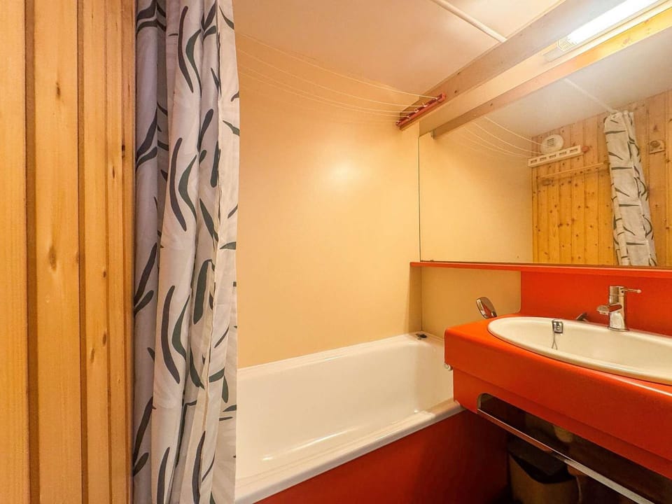 Appartement 4 pers, Val Thorens, skis aux pieds - FR-1-637-95 Apartment in Les Allues