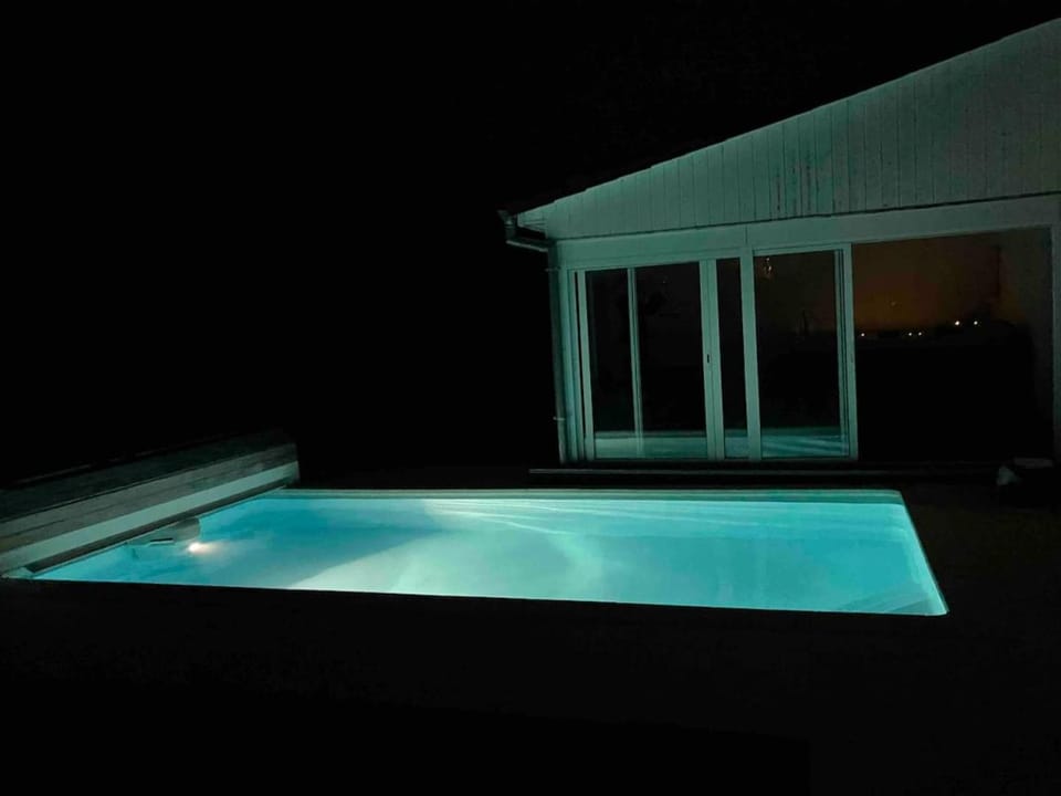 Night, Pool view