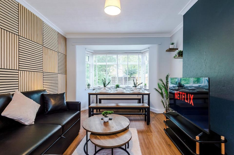 TV and multimedia, Living room, Dining area