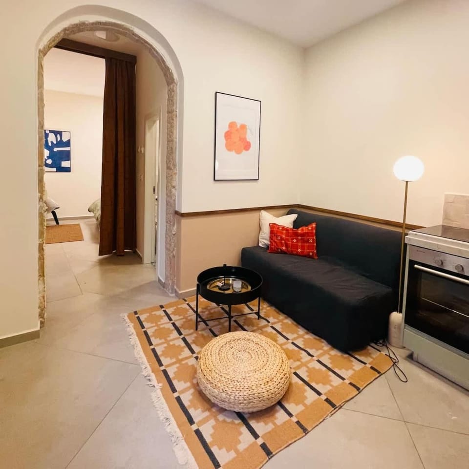 Charming 1BR in Nachlaot Steps to the Shuk Apartment in Jerusalem