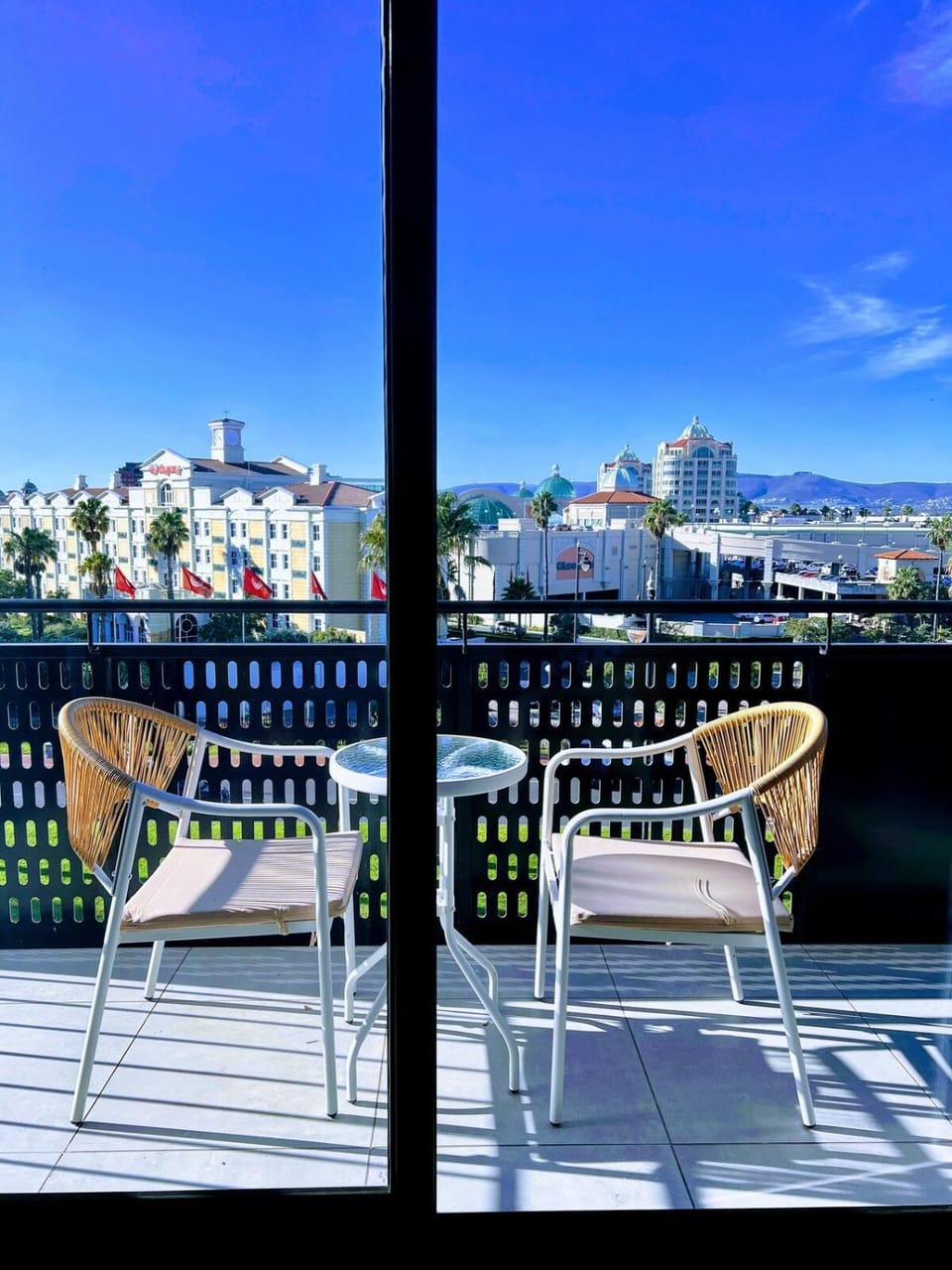 View (from property/room), Balcony/Terrace, City view
