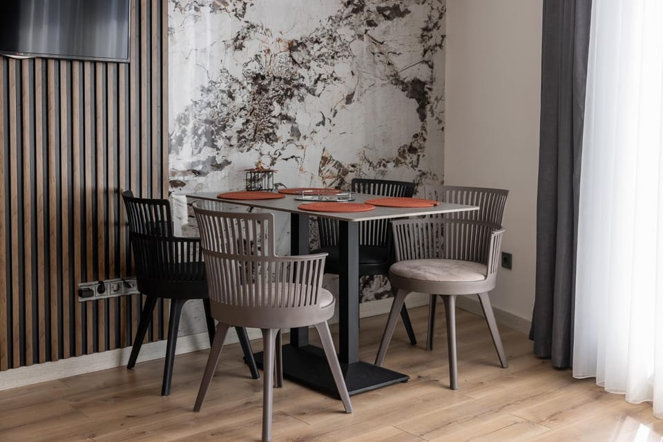Living room, Seating area, Dining area