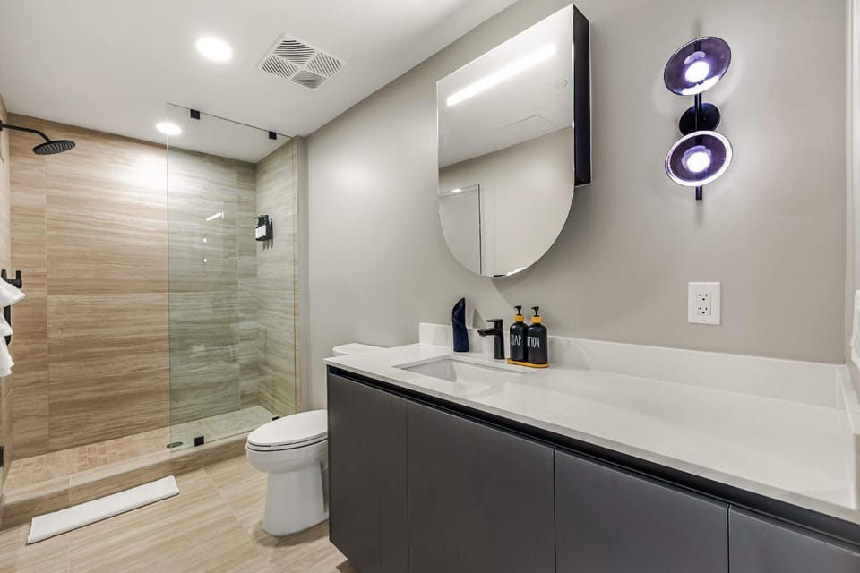 Chic Miami Retreat Stylish 2BR Gem for 5 Apartment in Miami Beach