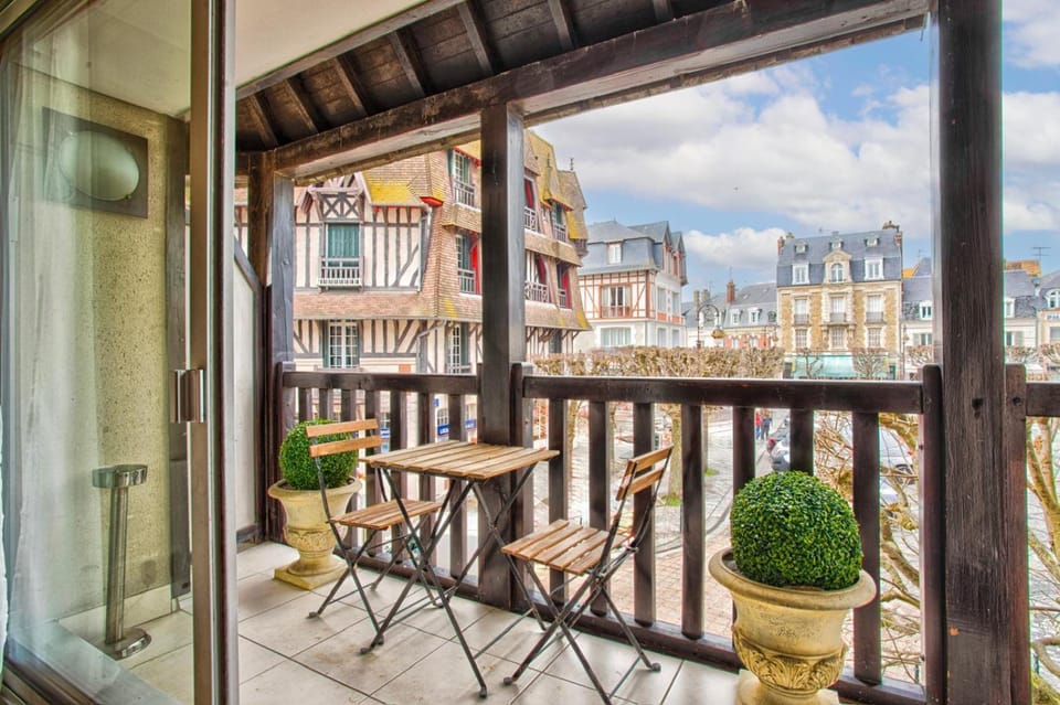 Le Morny Palace - Hyper Centre Apartment in Deauville