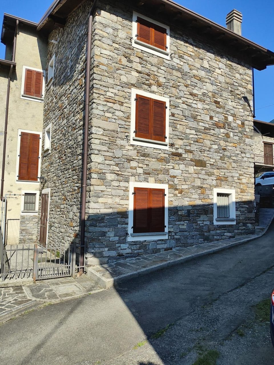 Property building, Day