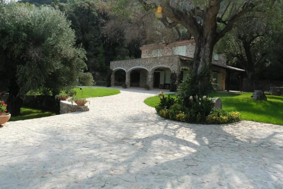 The Wonder 400m from the Sea Villa in Campania