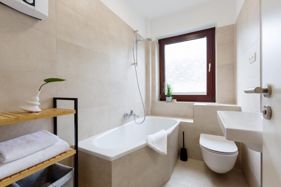 Toilet, Bathroom, Bath, towels