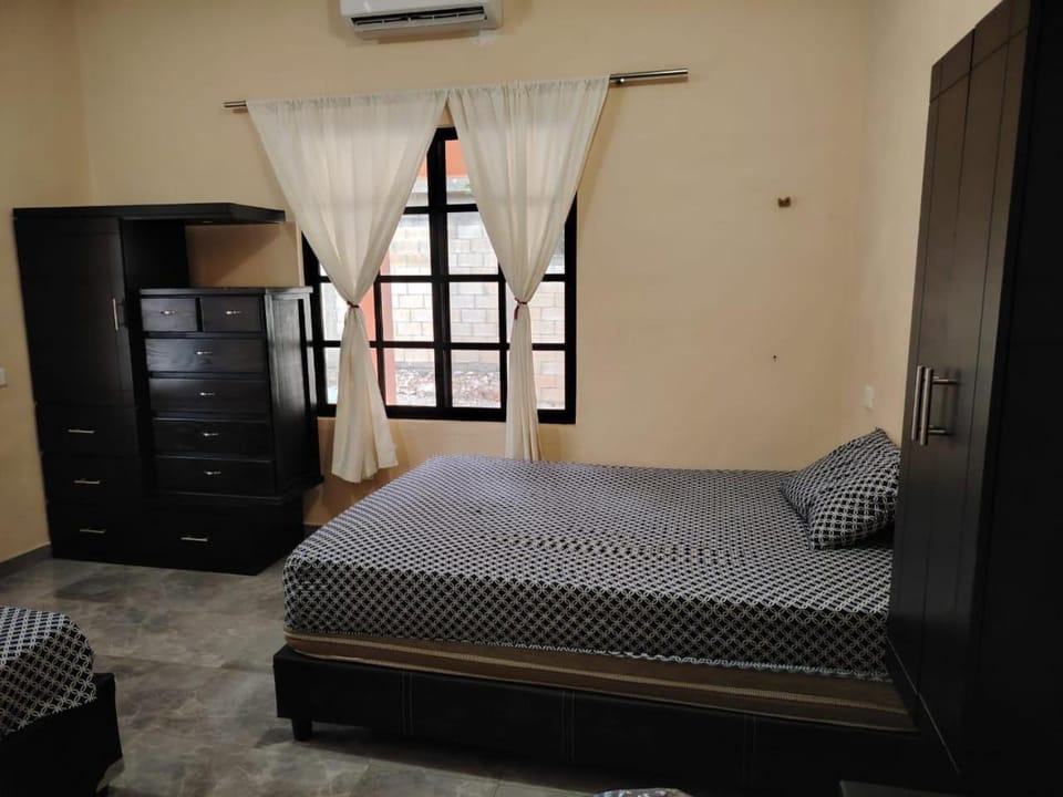 Bedroom, air conditioner